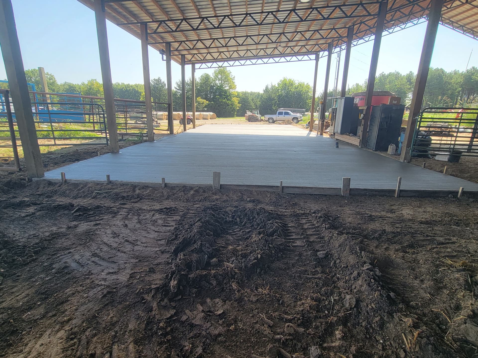 Gallery photos for Concrete Pour for a Farm Cattle Alleyway: Image #1